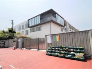 【中学校】王寺町立王寺南義務教育学校畠田学舎 200m 周辺環境